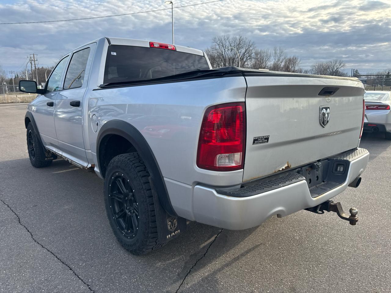 RAM 1500 4WD Crew Cab 140.5" Express 2012