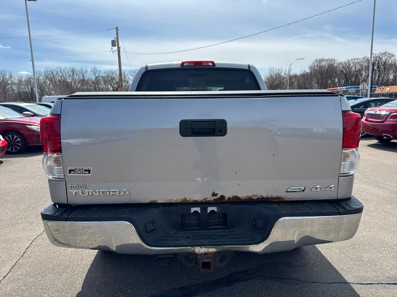 Toyota Tundra 4WD Truck CrewMax 5.7L FFV V8 6-Spd AT (Natl) 2010