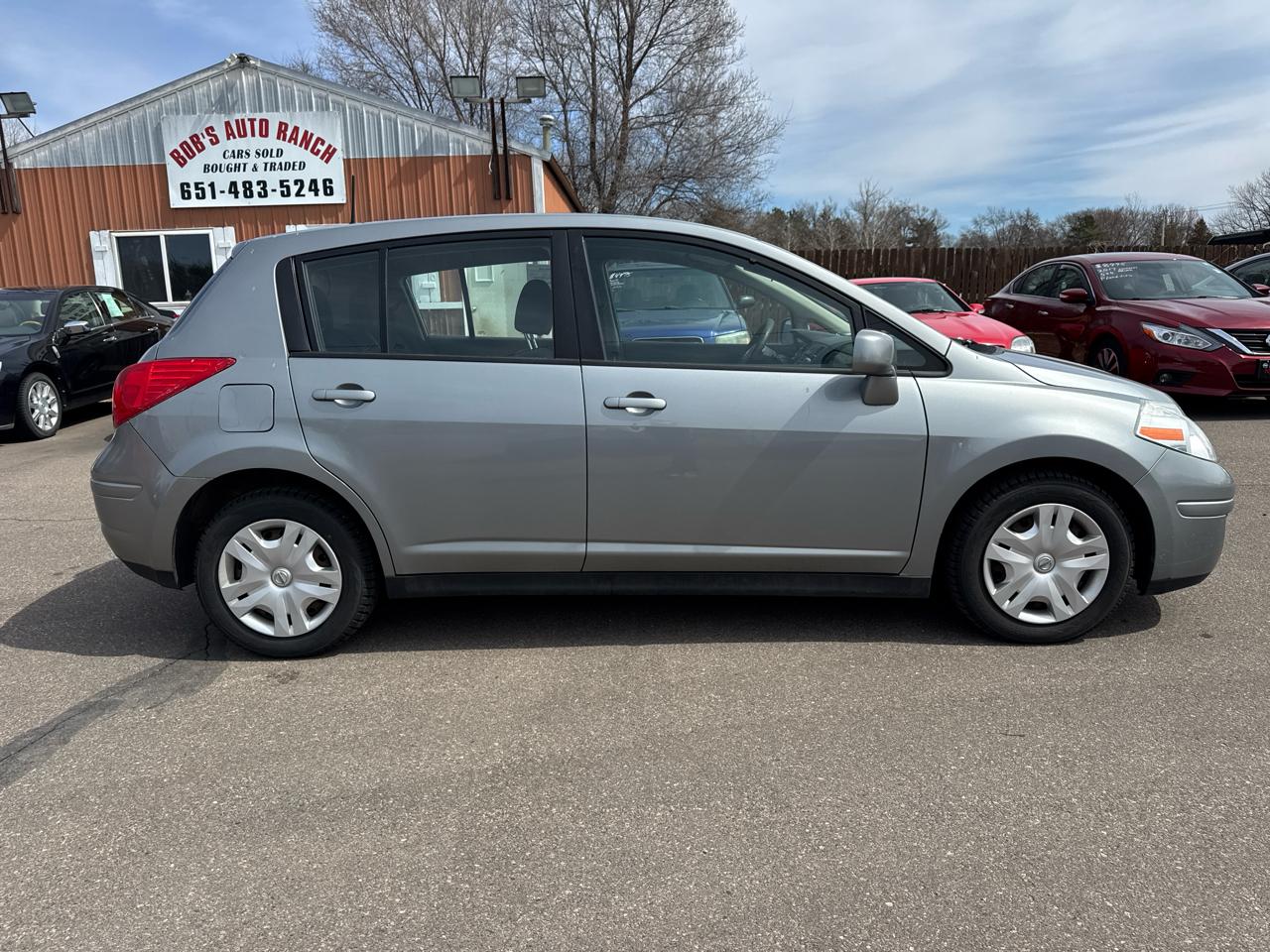 Nissan Versa 5dr HB I4 Auto 1.8 S 2011