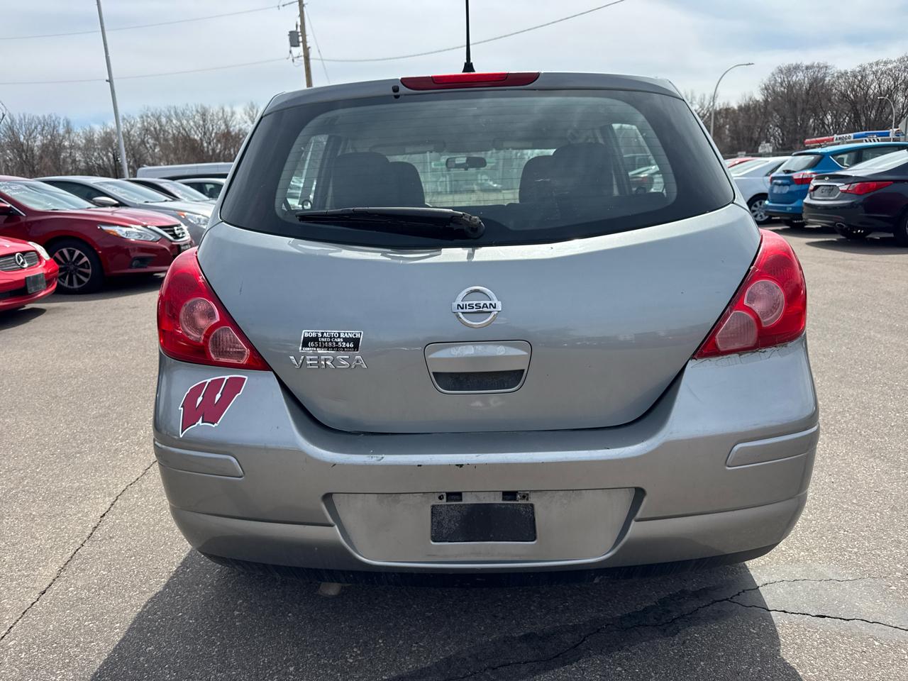 Nissan Versa 5dr HB I4 Auto 1.8 S 2011