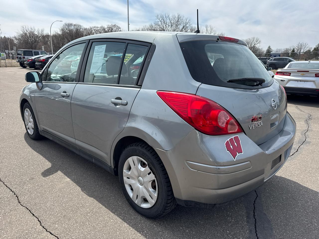 Nissan Versa 5dr HB I4 Auto 1.8 S 2011