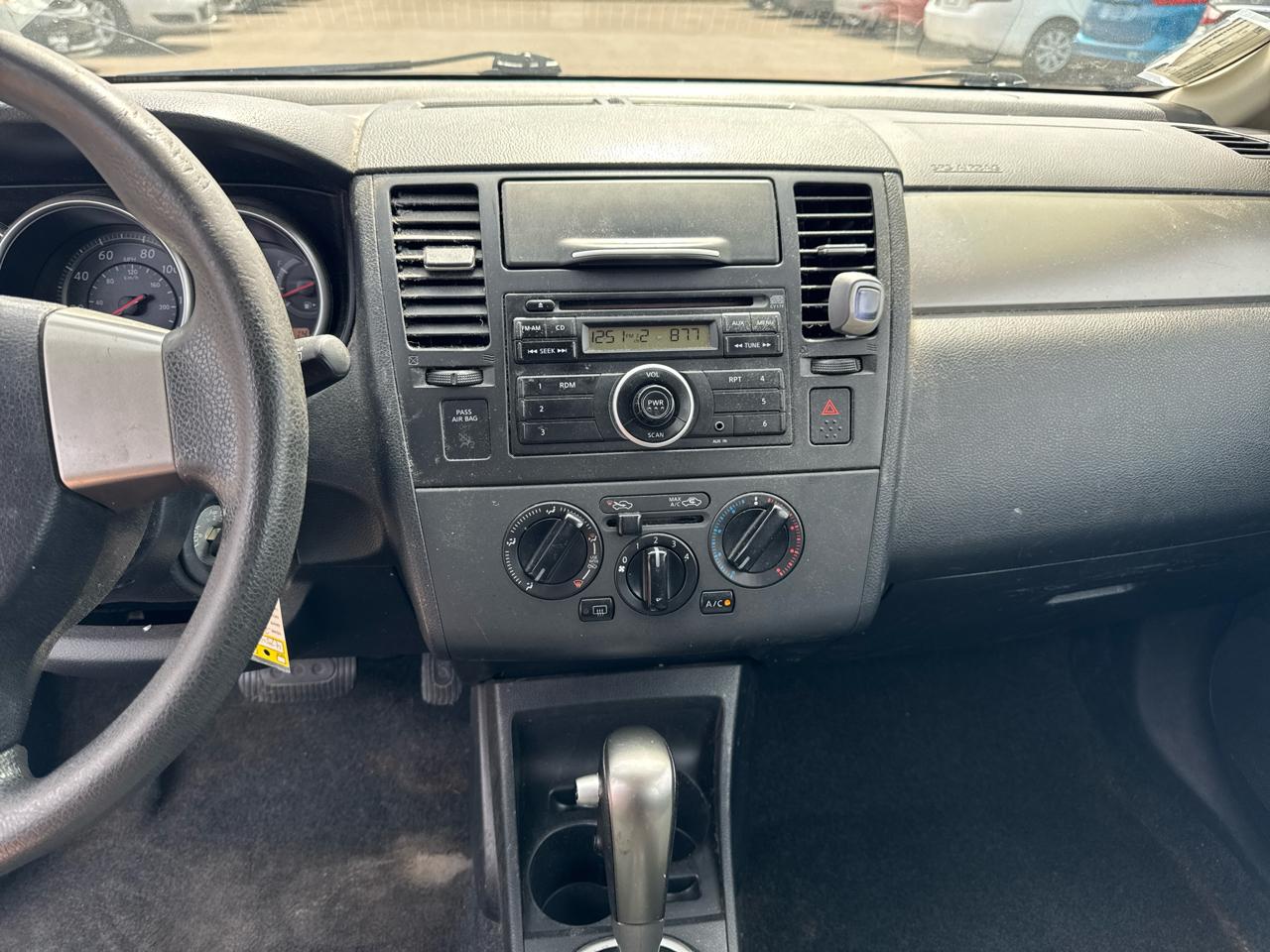 Nissan Versa 5dr HB I4 Auto 1.8 S 2011