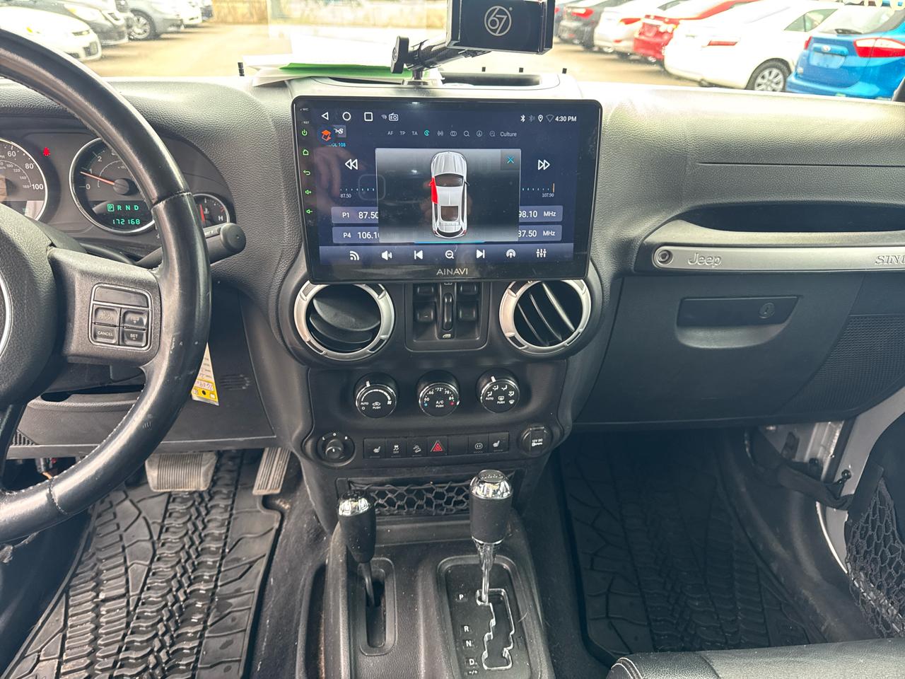 Jeep Wrangler Unlimited 4WD 4dr Sahara 2012