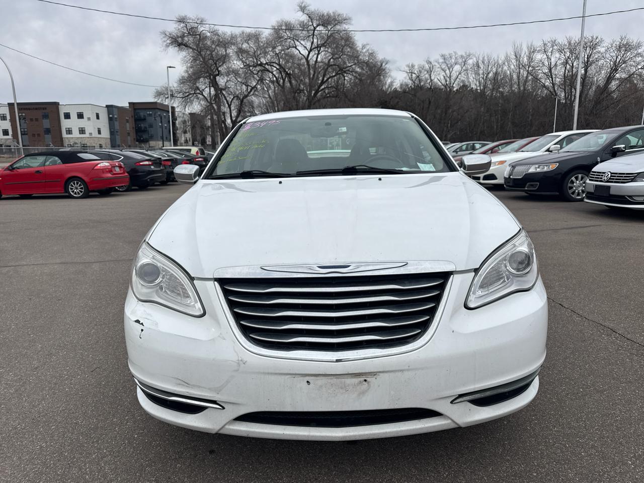 Chrysler 200 4dr Sdn Limited 2011