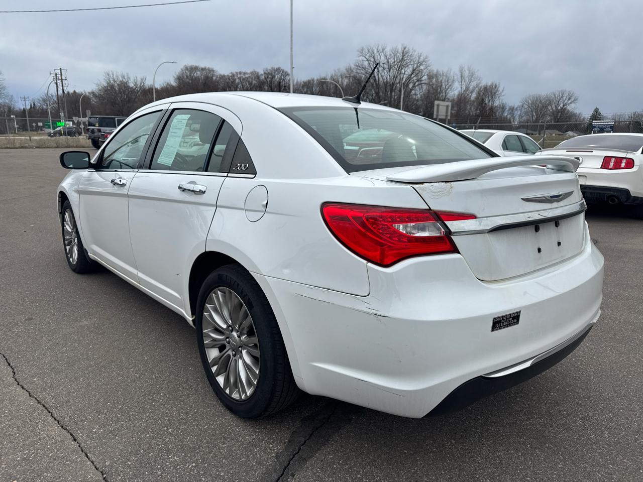 Chrysler 200 4dr Sdn Limited 2011