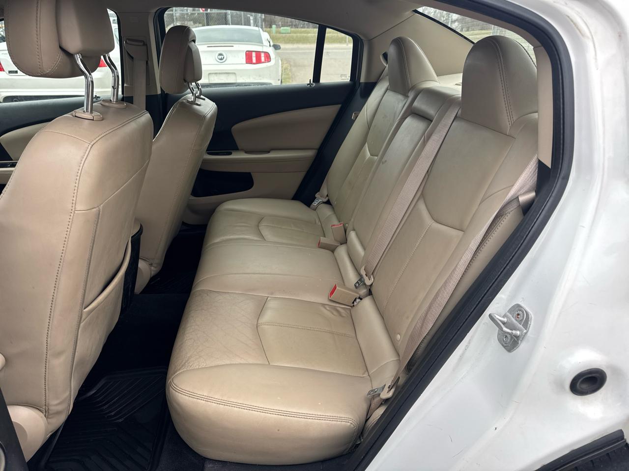 Chrysler 200 4dr Sdn Limited 2011