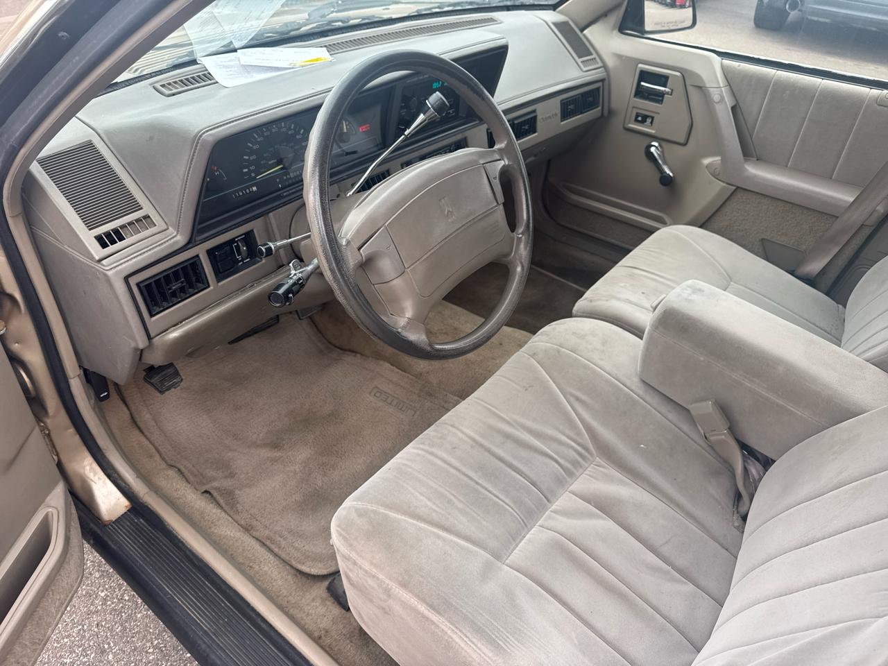 Oldsmobile Ciera 4dr Sedan Series II - R7C 1995