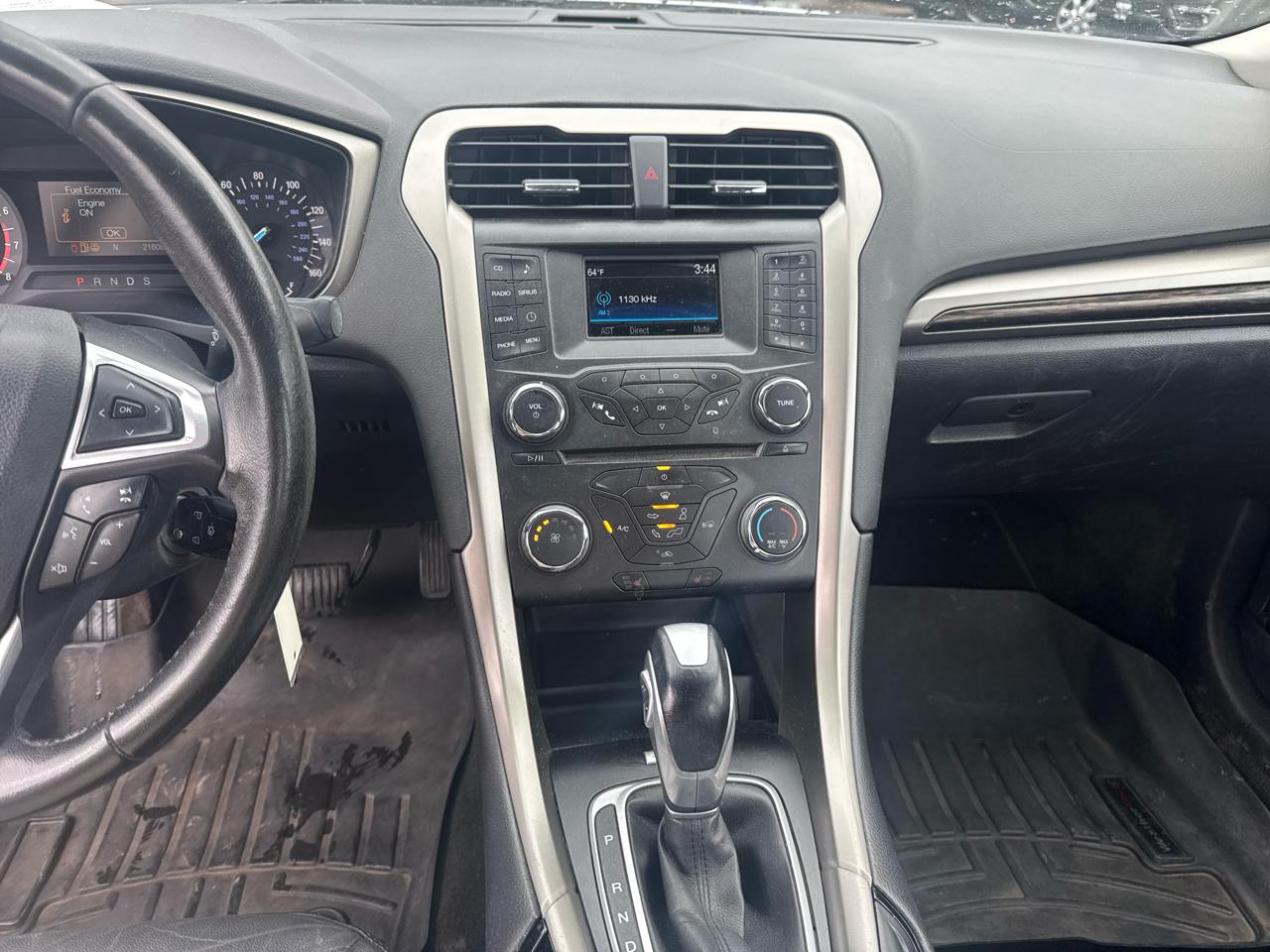 Ford Fusion 4dr Sdn SE FWD 2015