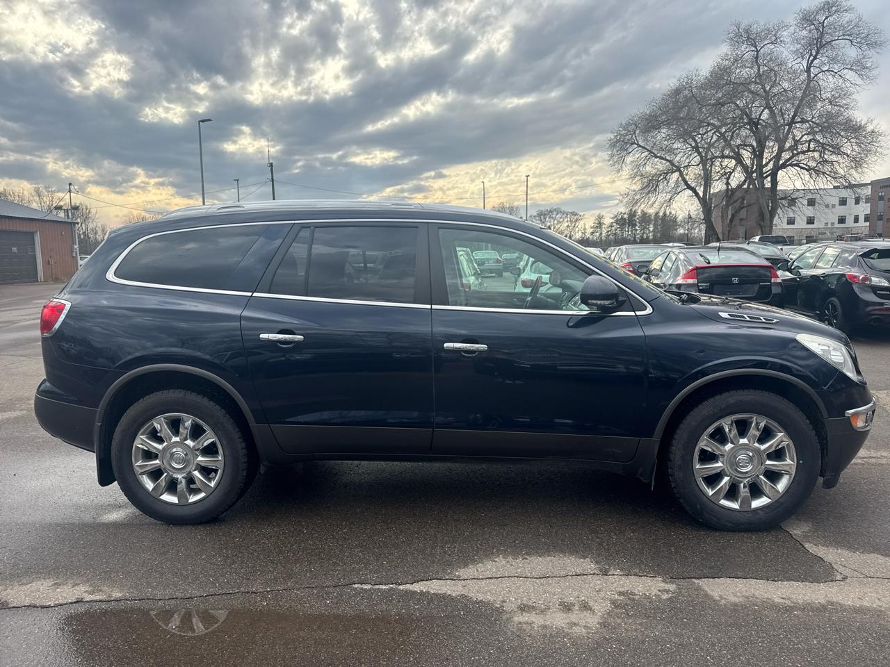 Buick Enclave AWD 4dr CXL-2 2011