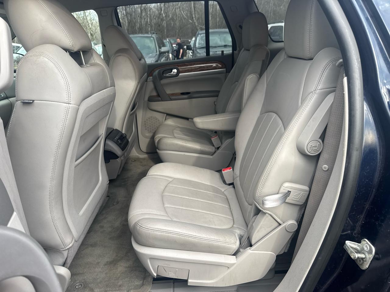 Buick Enclave AWD 4dr CXL-2 2011