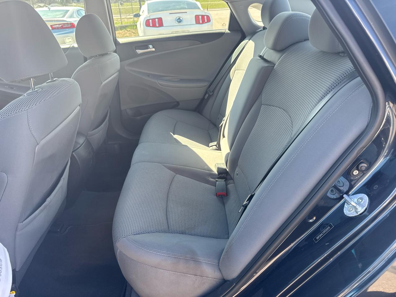 Hyundai Sonata 4dr Sdn 2.4L Auto GLS 2012