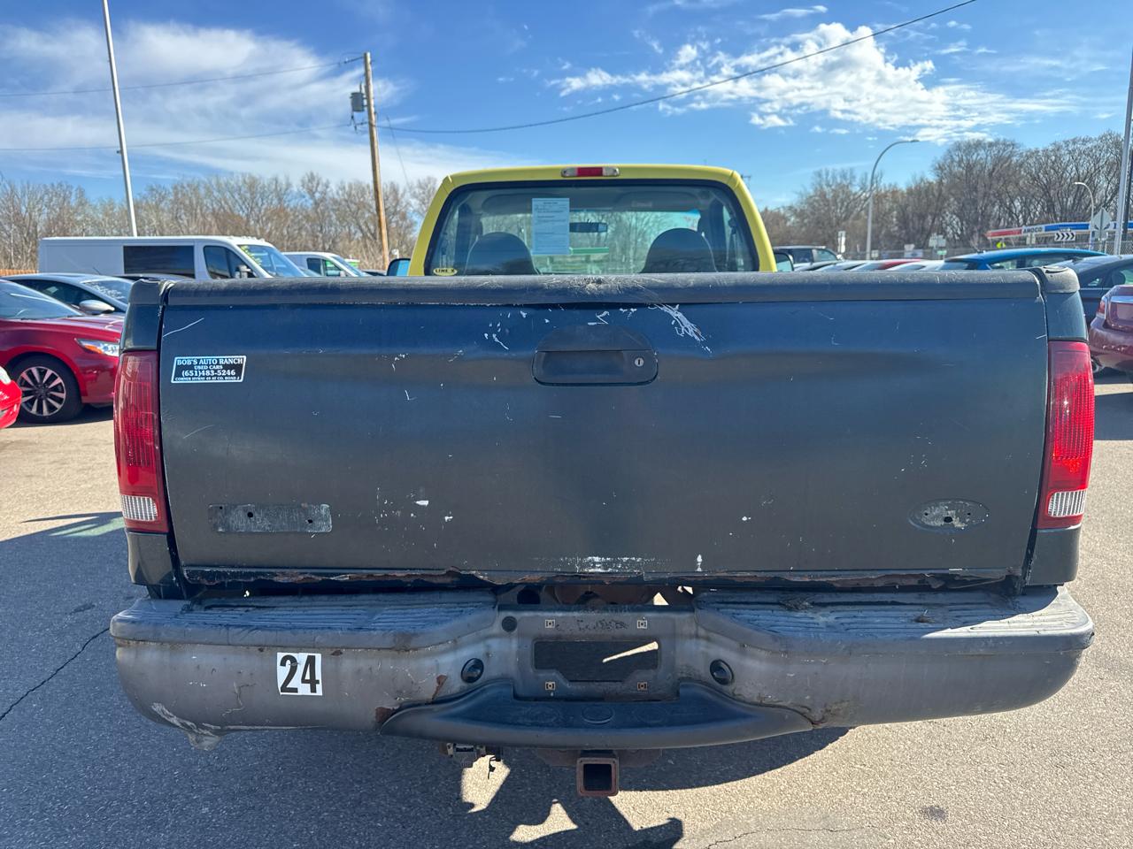 Ford Super Duty F-350 SRW Reg Cab 137" XLT 2004