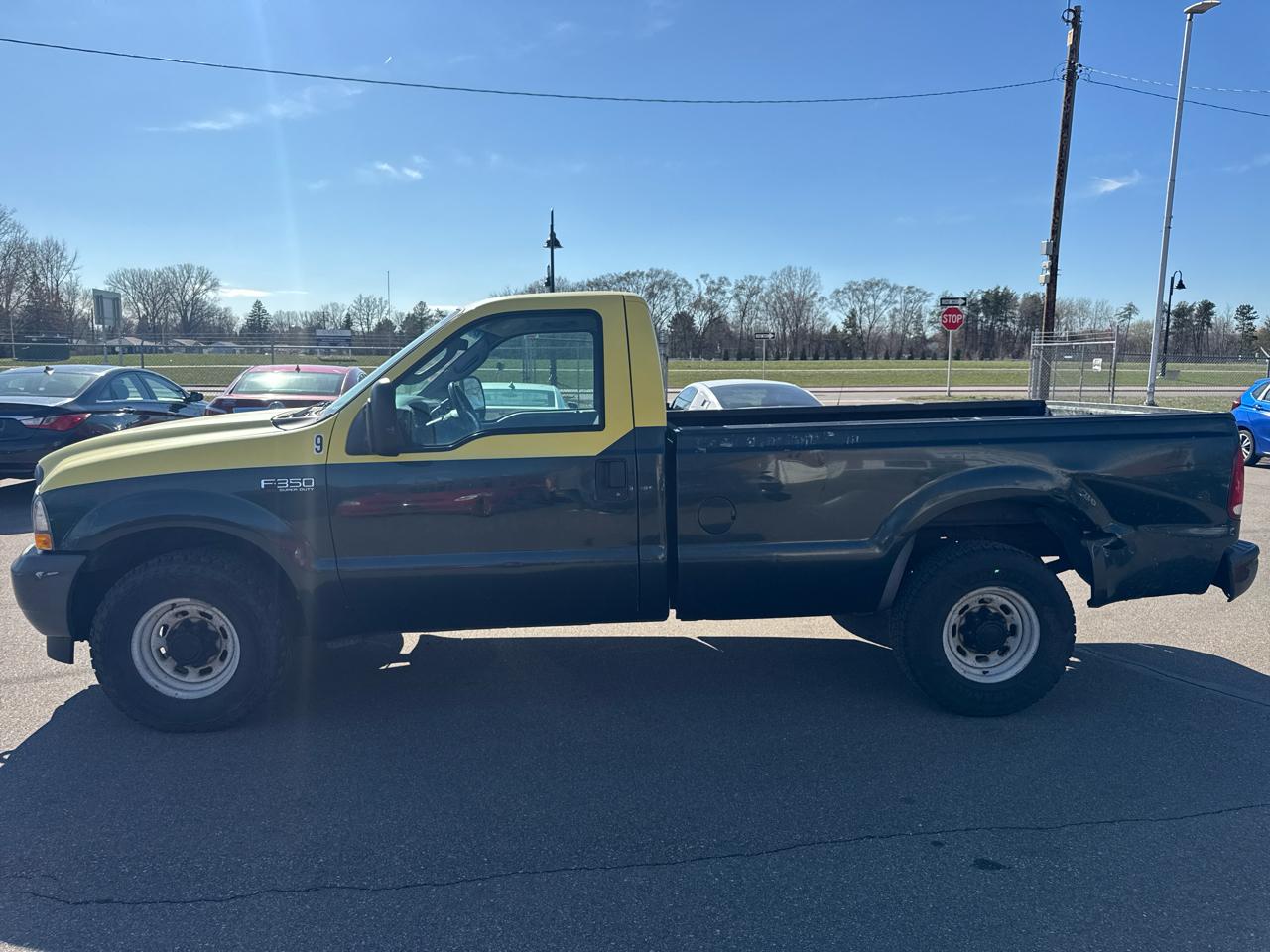 Ford Super Duty F-350 SRW Reg Cab 137" XLT 2004