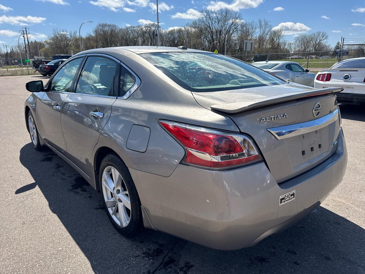 Nissan Altima 4dr Sdn I4 2.5 SV 2014