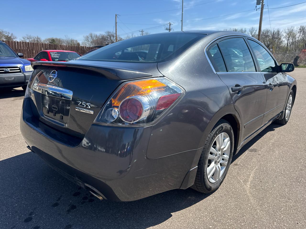 Nissan Altima 4dr Sdn I4 CVT 2.5 S 2011