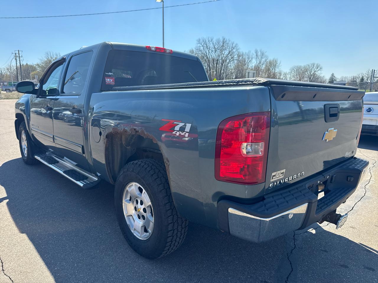 Chevrolet Silverado 1500 4WD Crew Cab 143.5" LT 2011