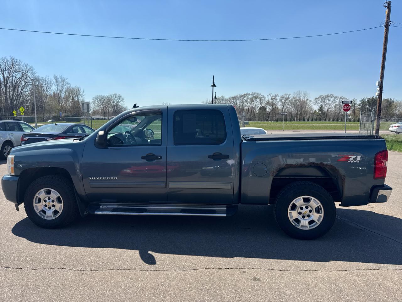 Chevrolet Silverado 1500 4WD Crew Cab 143.5" LT 2011