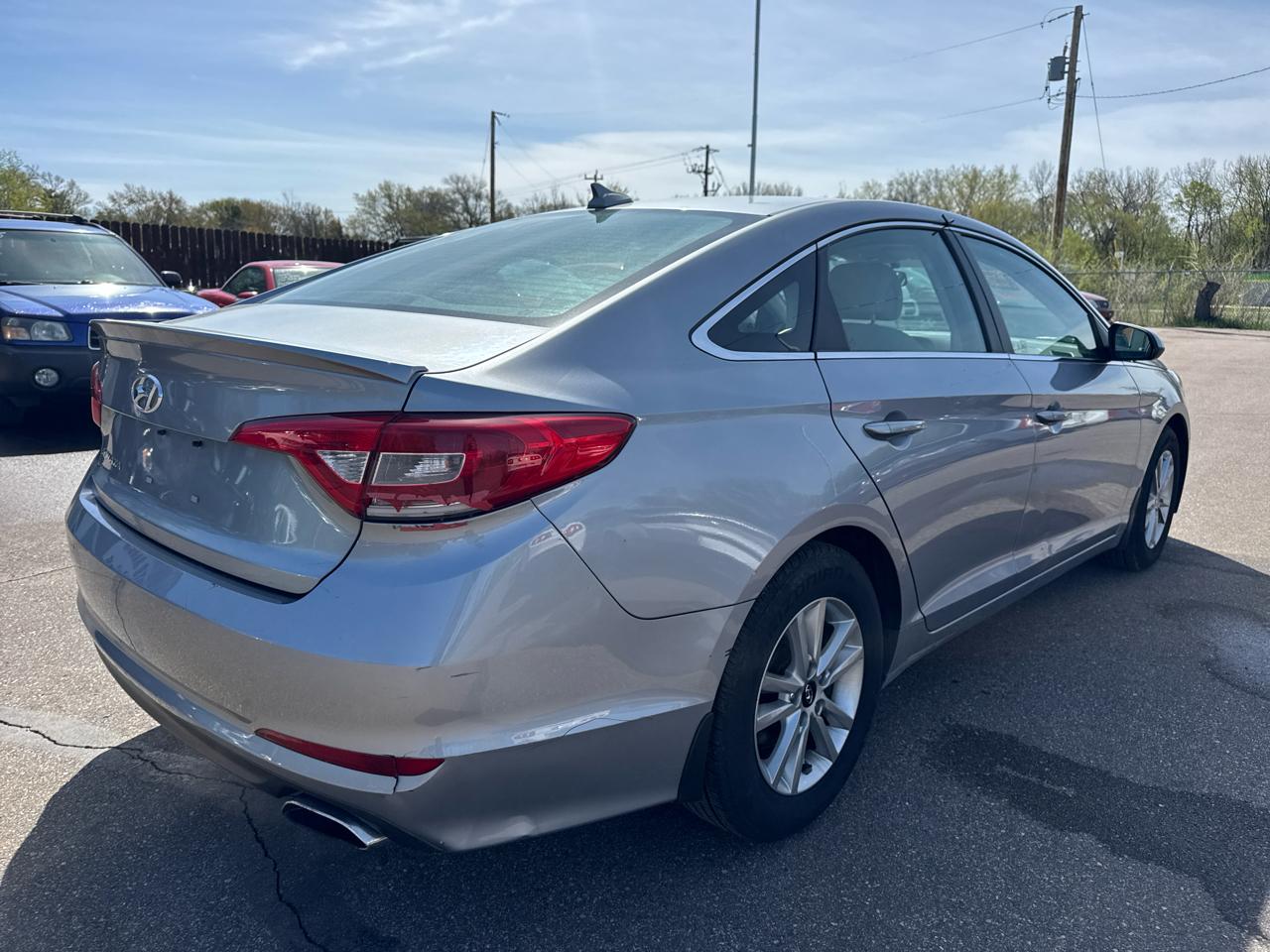 Hyundai Sonata 4dr Sdn 2.4L SE 2015
