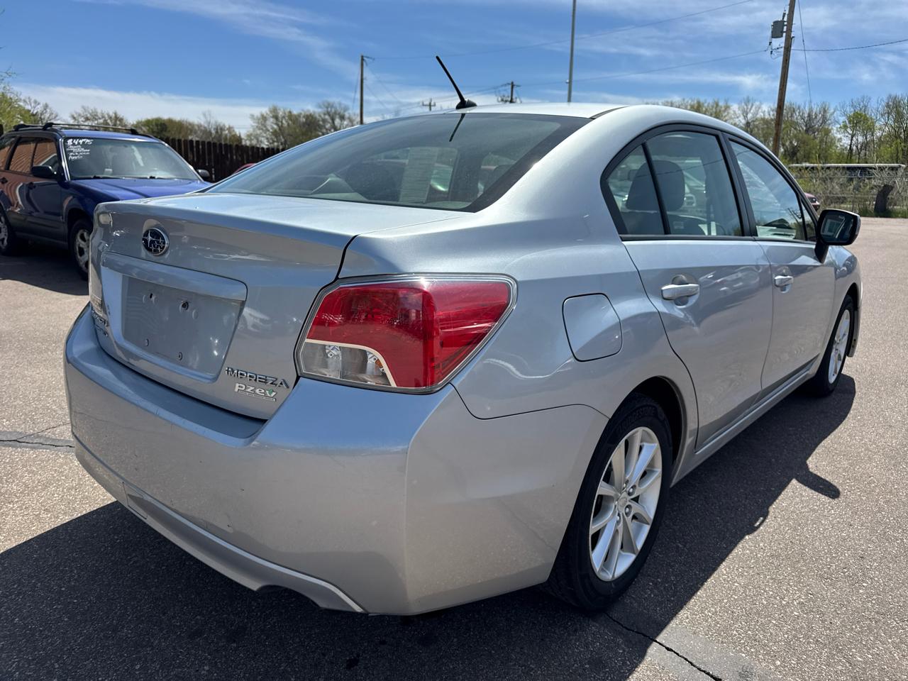 Subaru Impreza Sedan 4dr Auto 2.0i Premium 2014