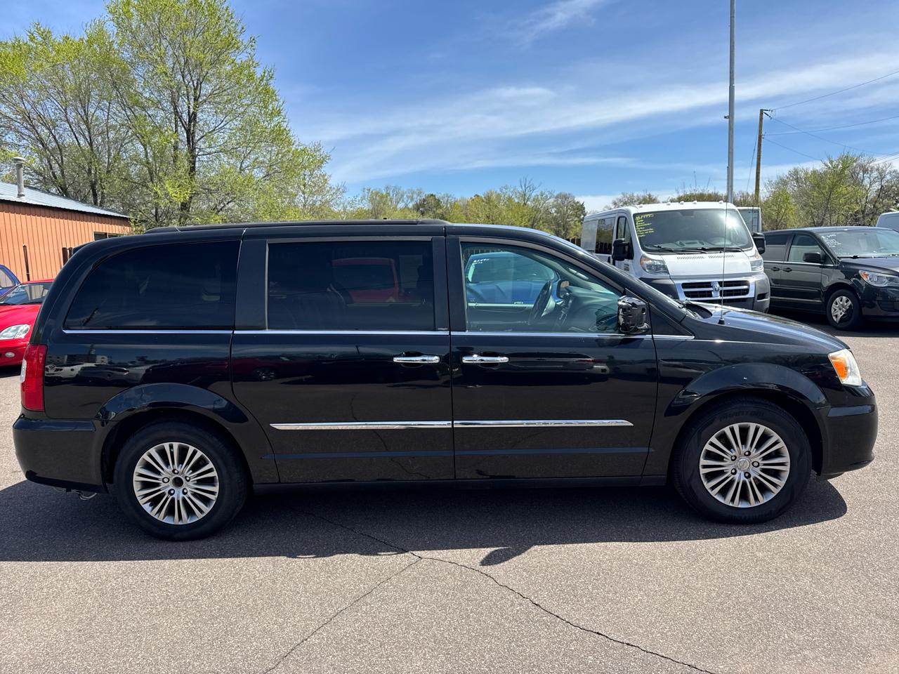 Chrysler Town & Country 4dr Wgn Touring-L 2014