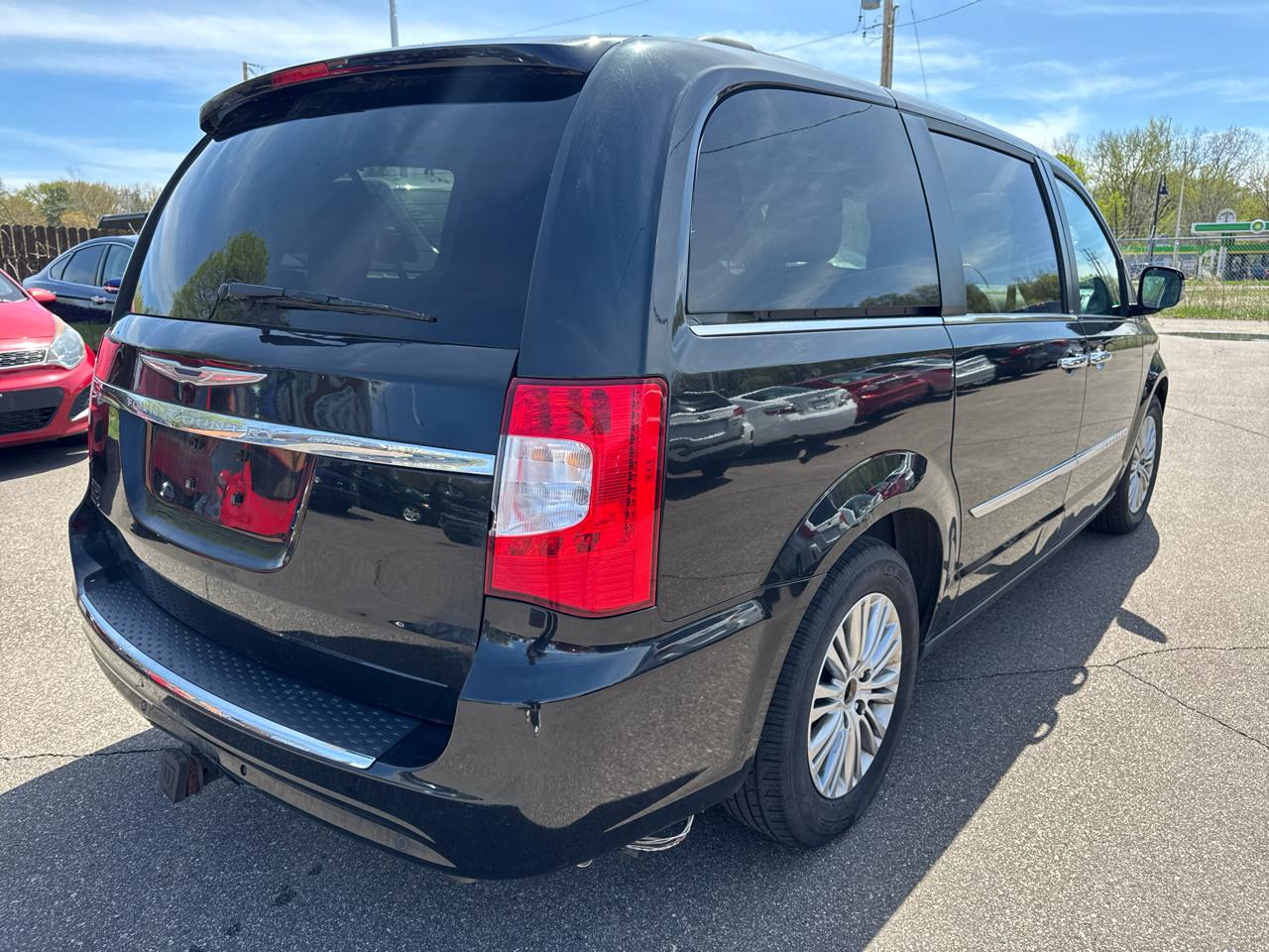 Chrysler Town & Country 4dr Wgn Touring-L 2014