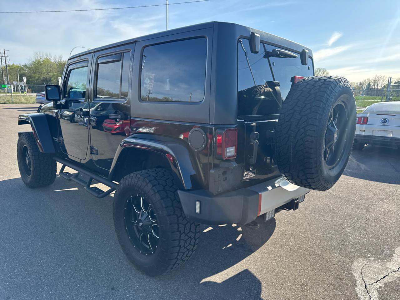 Jeep Wrangler Unlimited 4WD 4dr Sahara 2014