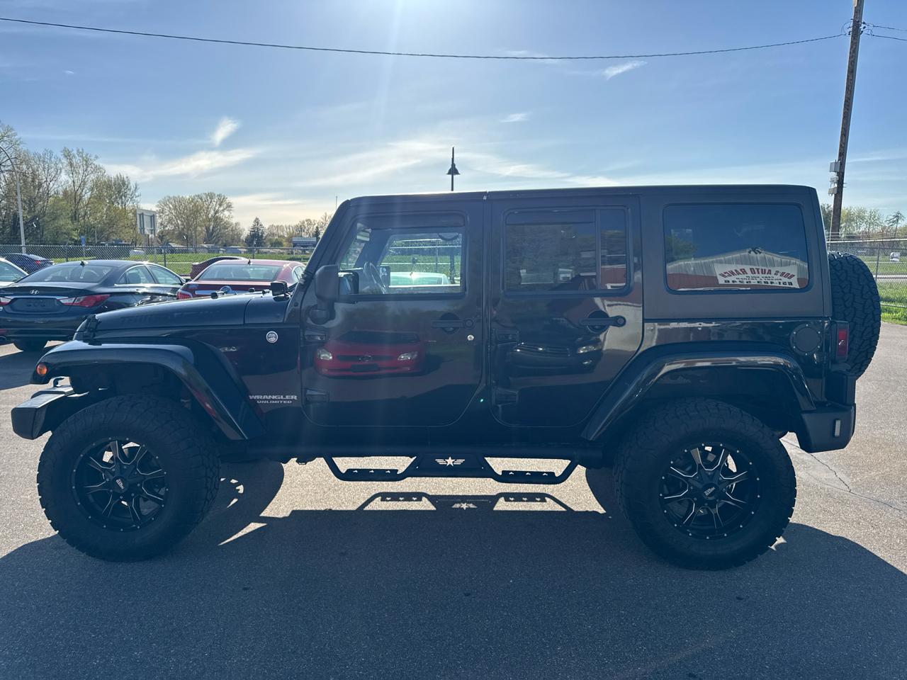 Jeep Wrangler Unlimited 4WD 4dr Sahara 2014