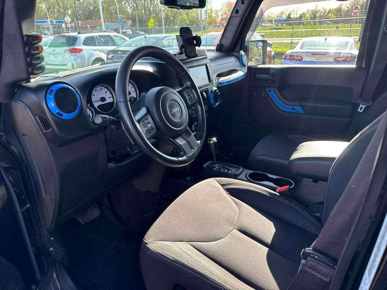 Jeep Wrangler Unlimited 4WD 4dr Sahara 2014