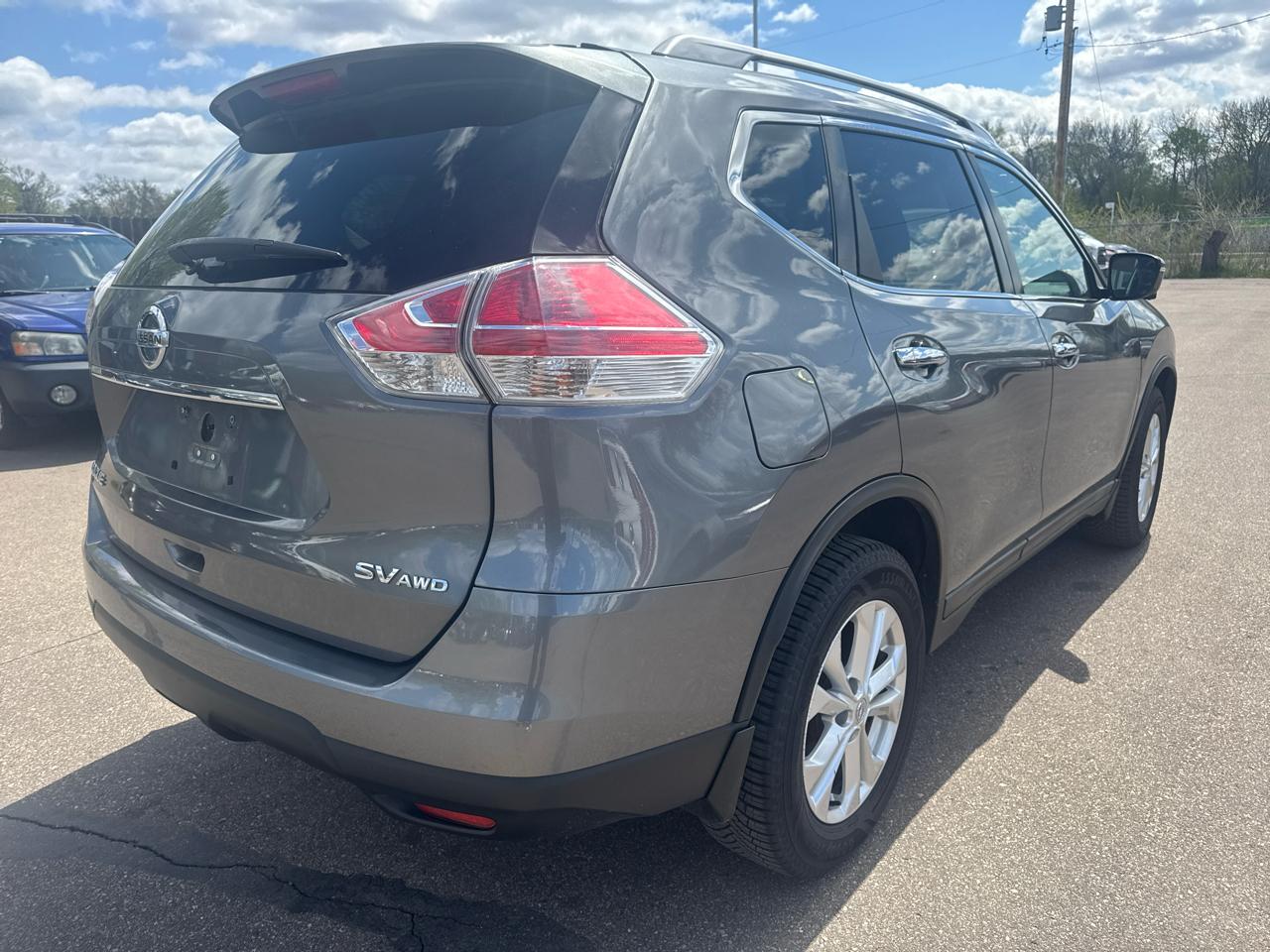 Nissan Rogue AWD 4dr SV 2016