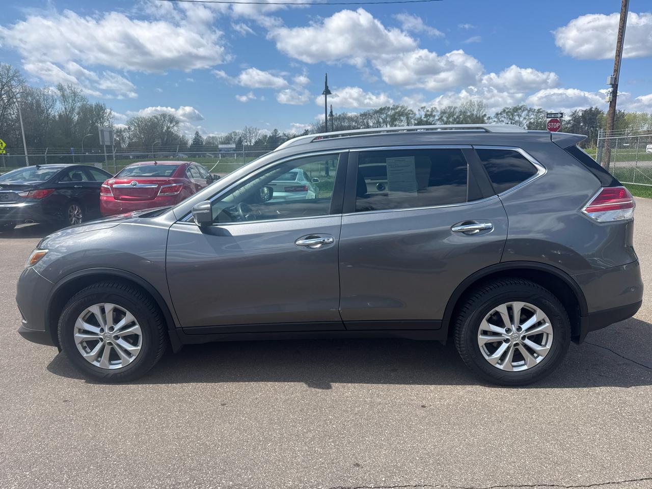 Nissan Rogue AWD 4dr SV 2016