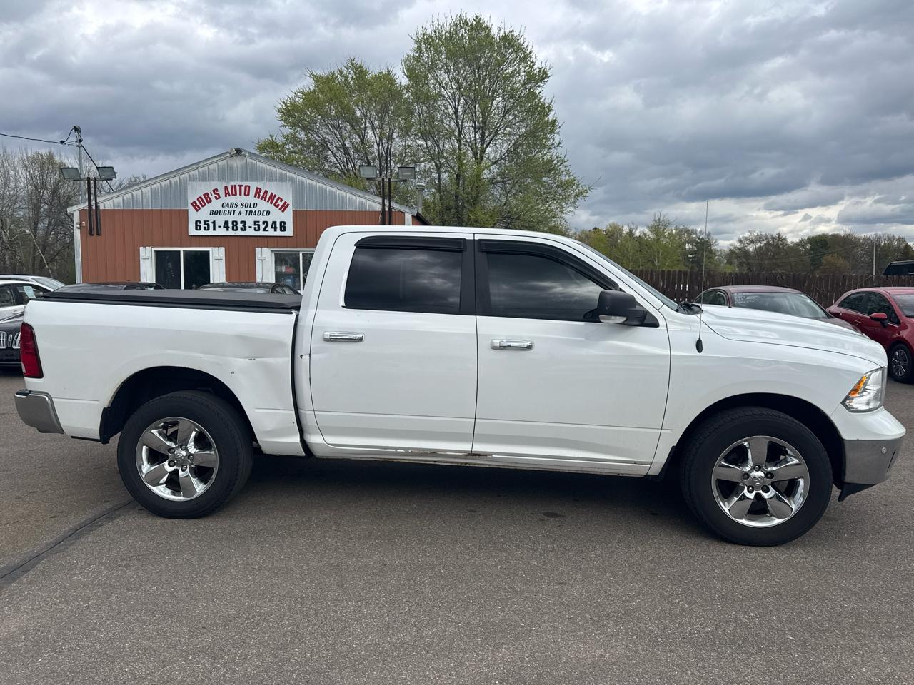 RAM 1500 Big Horn 4x4 Crew Cab 5'7" Box 2017
