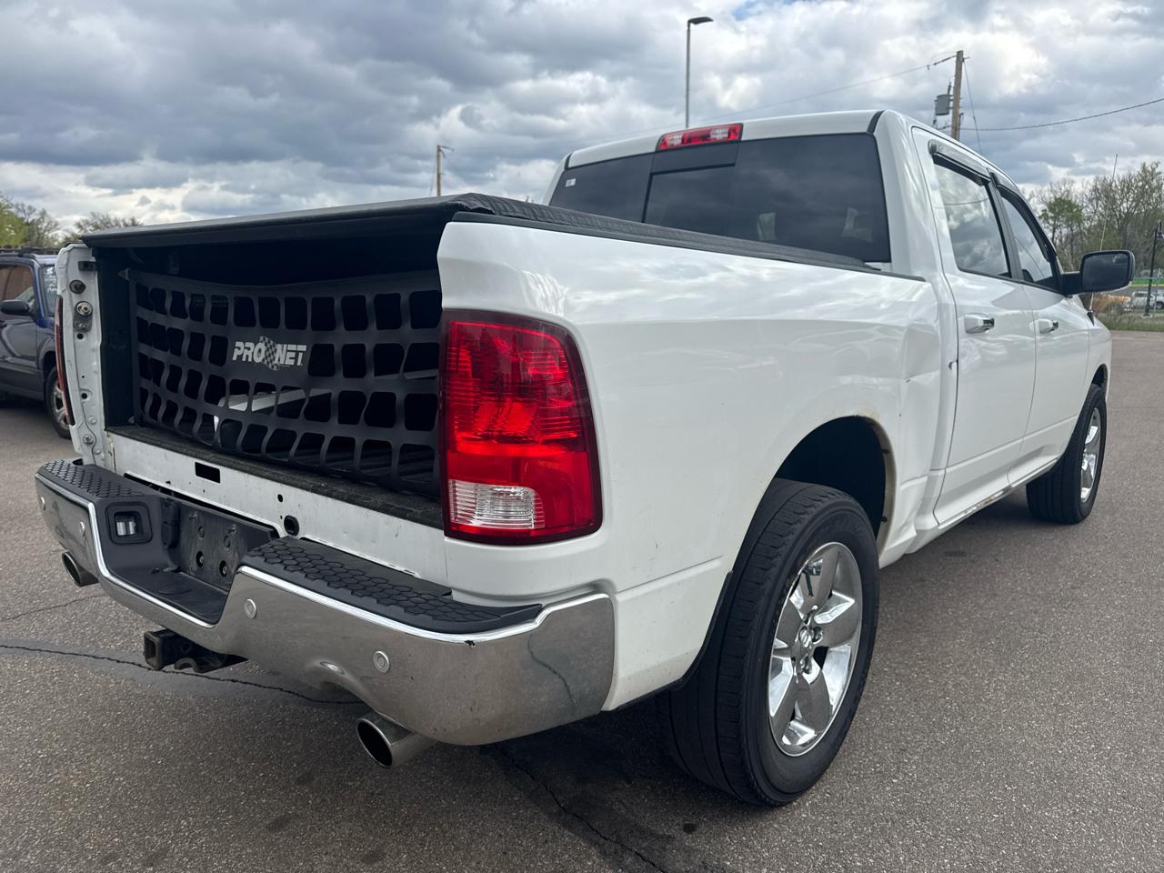 RAM 1500 Big Horn 4x4 Crew Cab 5'7" Box 2017