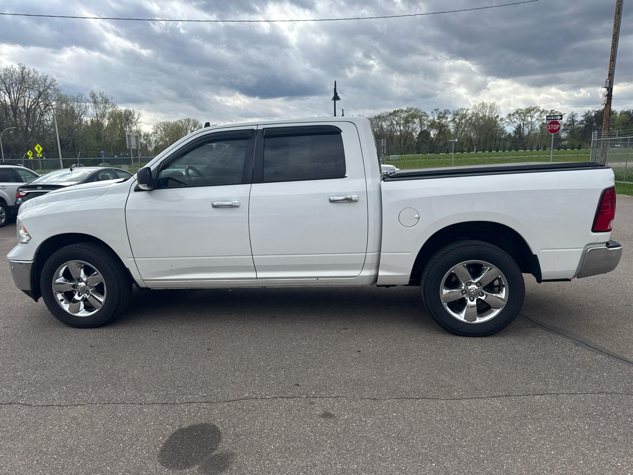RAM 1500 Big Horn 4x4 Crew Cab 5'7" Box 2017