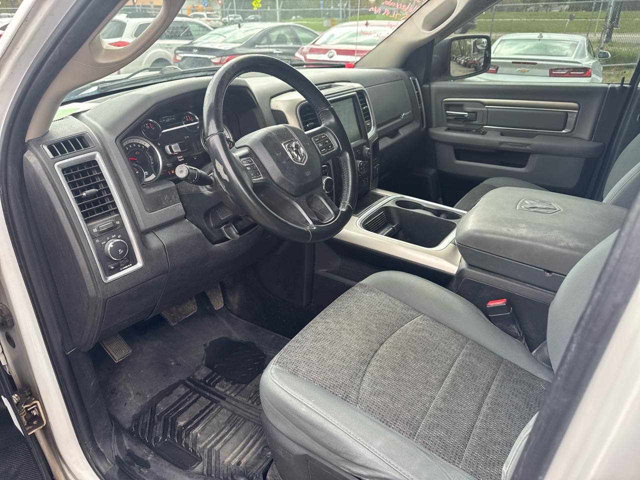 RAM 1500 Big Horn 4x4 Crew Cab 5'7" Box 2017