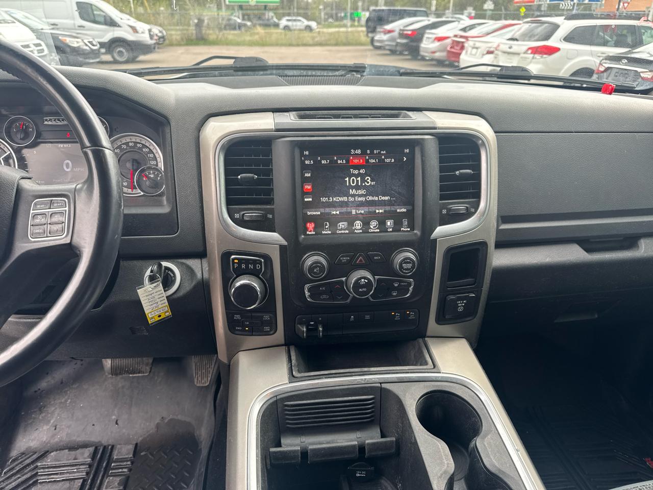 RAM 1500 Big Horn 4x4 Crew Cab 5'7" Box 2017