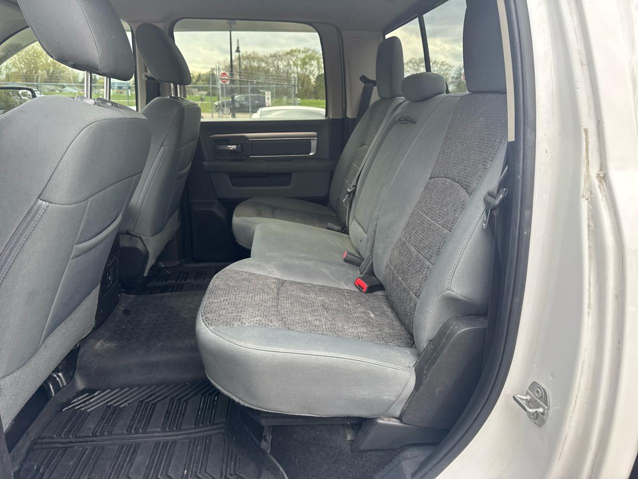 RAM 1500 Big Horn 4x4 Crew Cab 5'7" Box 2017