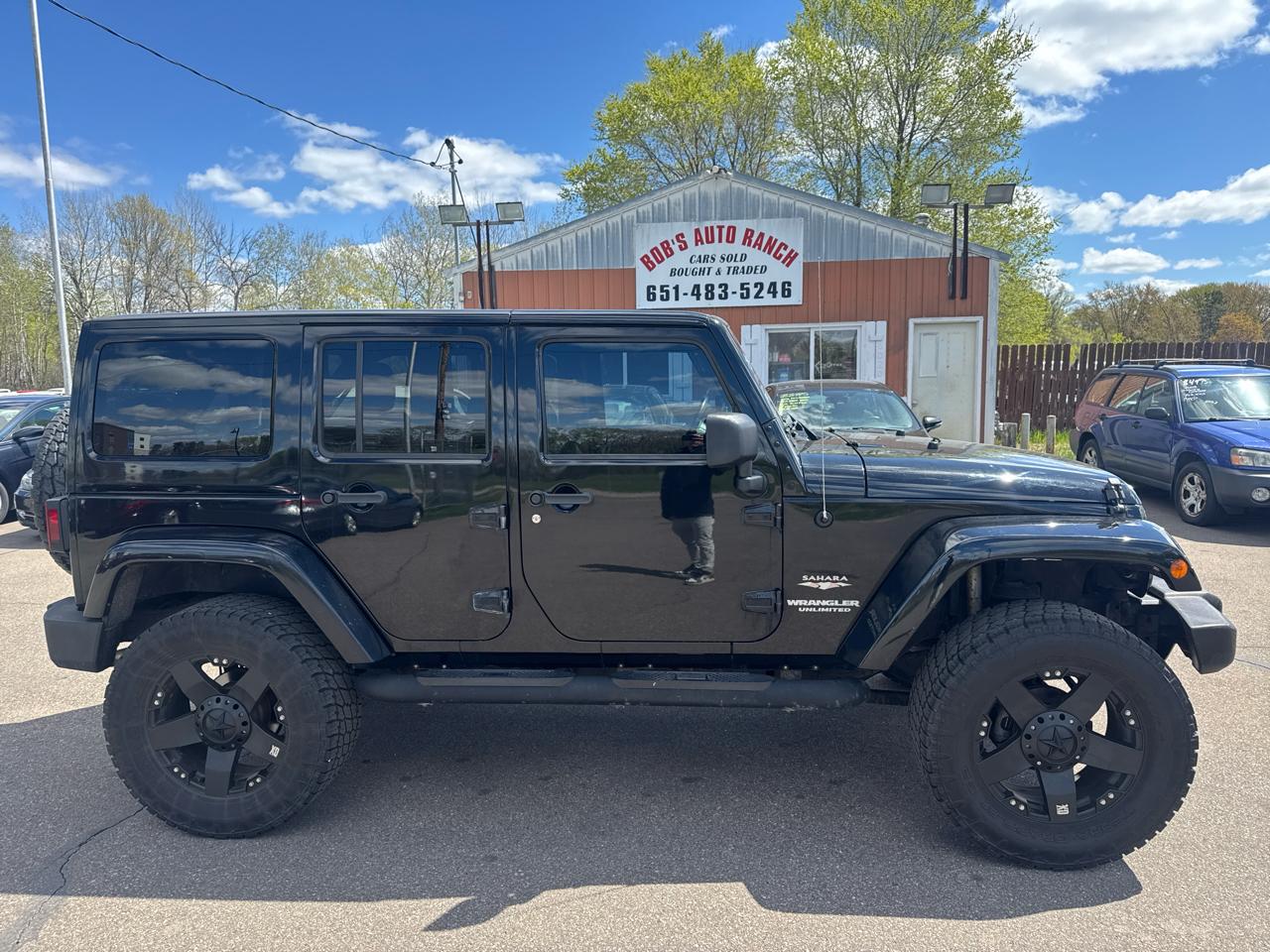 Jeep Wrangler Unlimited 4WD 4dr Sahara 2012