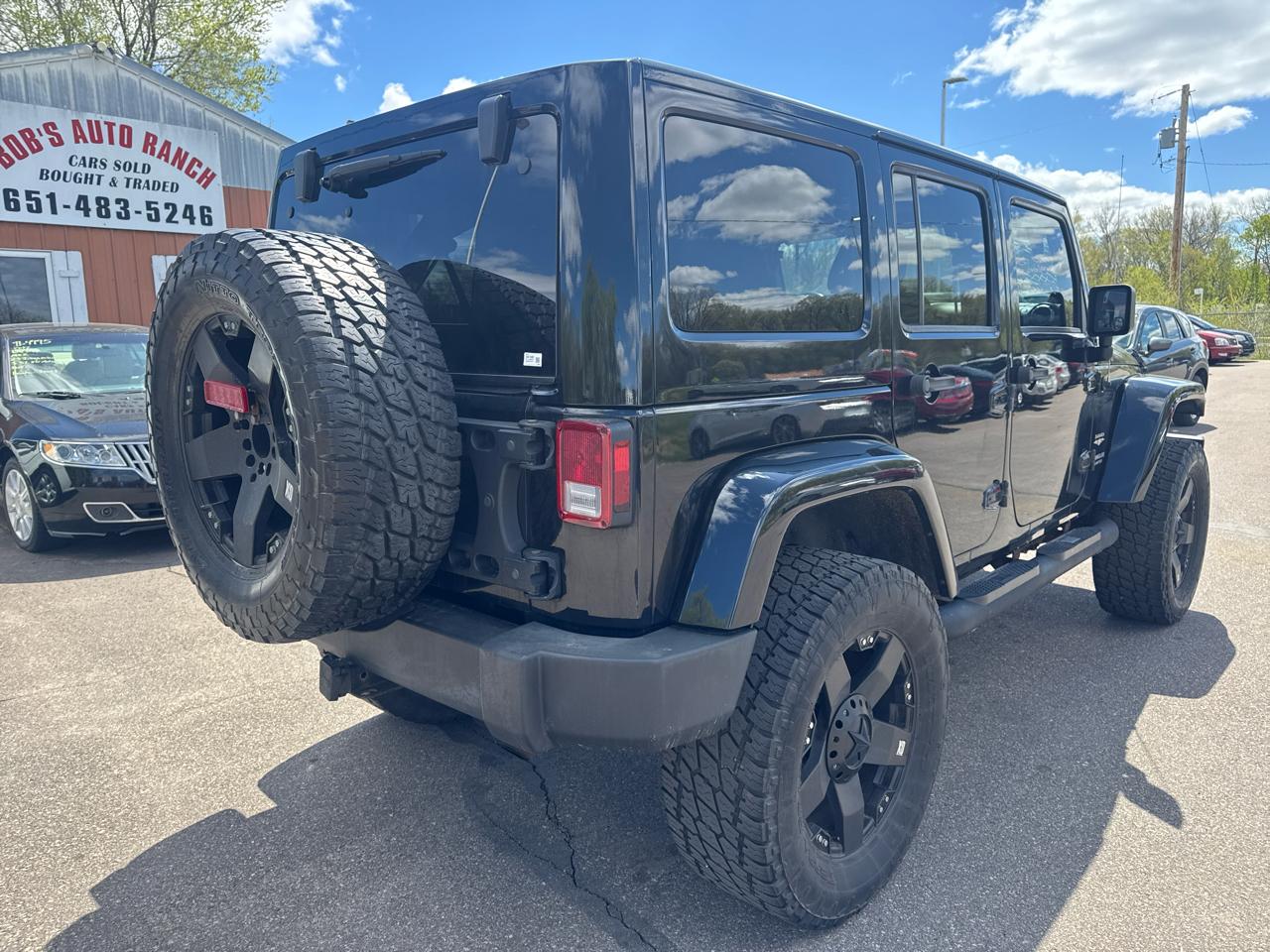 Jeep Wrangler Unlimited 4WD 4dr Sahara 2012