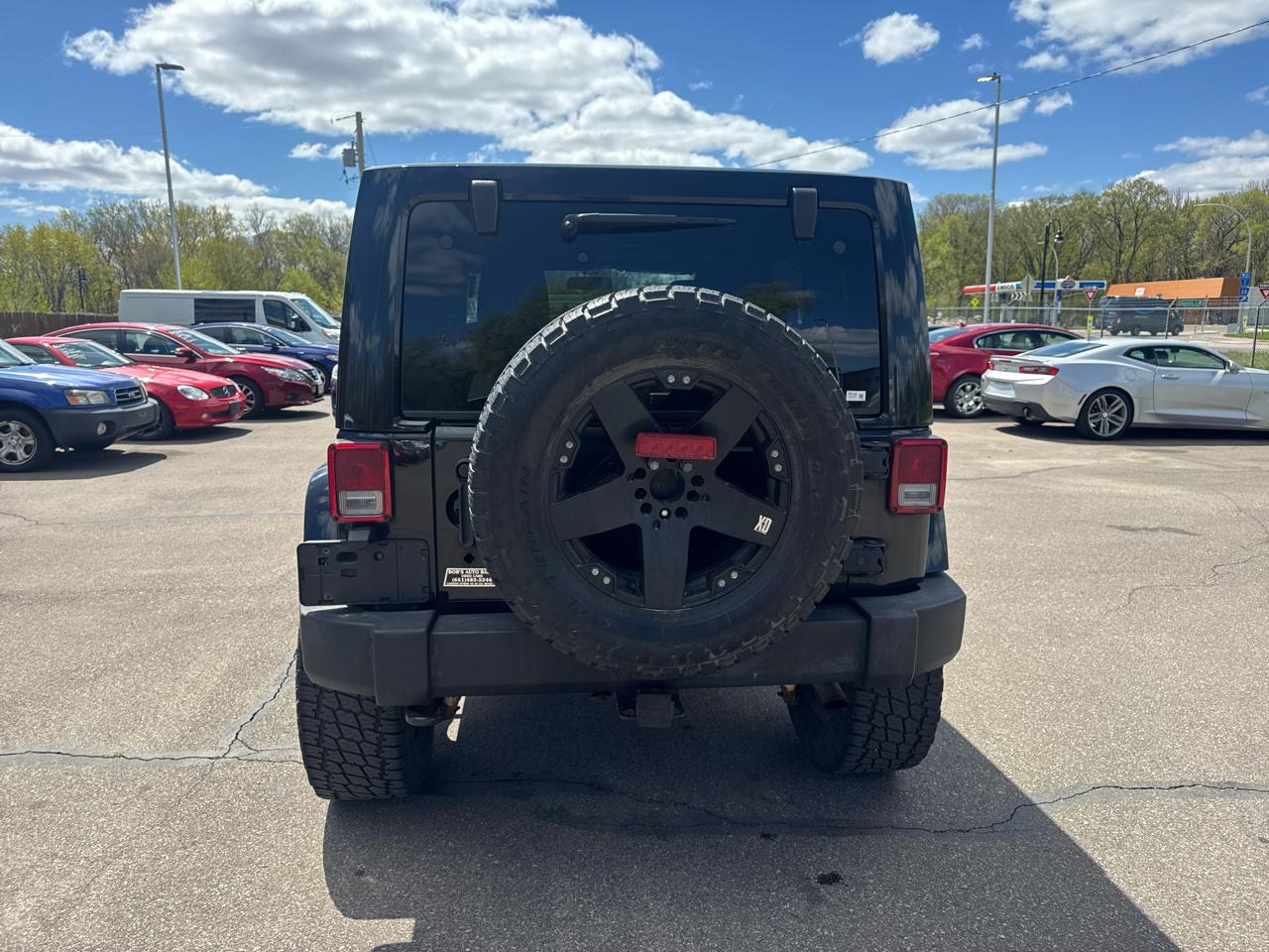 Jeep Wrangler Unlimited 4WD 4dr Sahara 2012