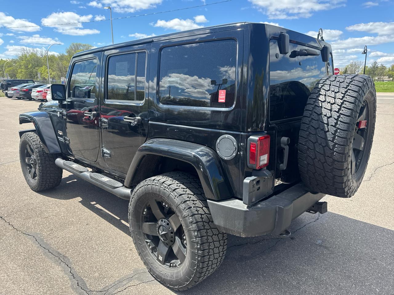 Jeep Wrangler Unlimited 4WD 4dr Sahara 2012