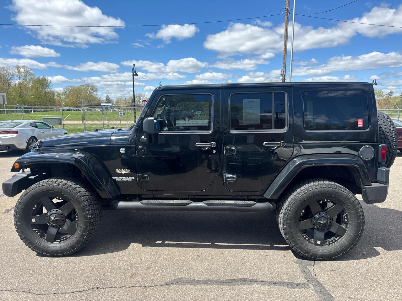 Jeep Wrangler Unlimited 4WD 4dr Sahara 2012