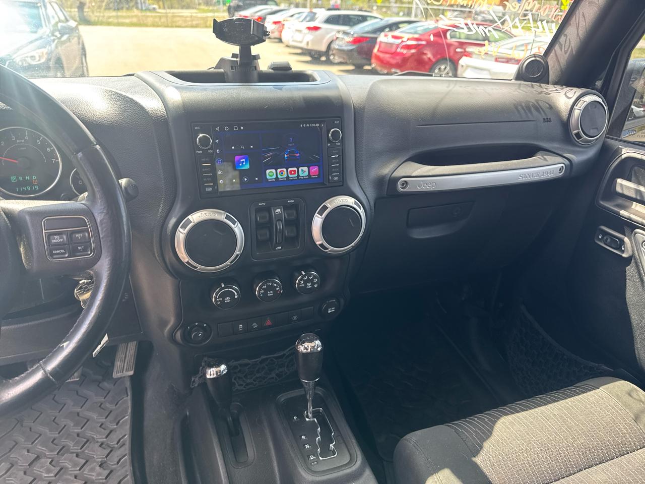 Jeep Wrangler Unlimited 4WD 4dr Sahara 2012