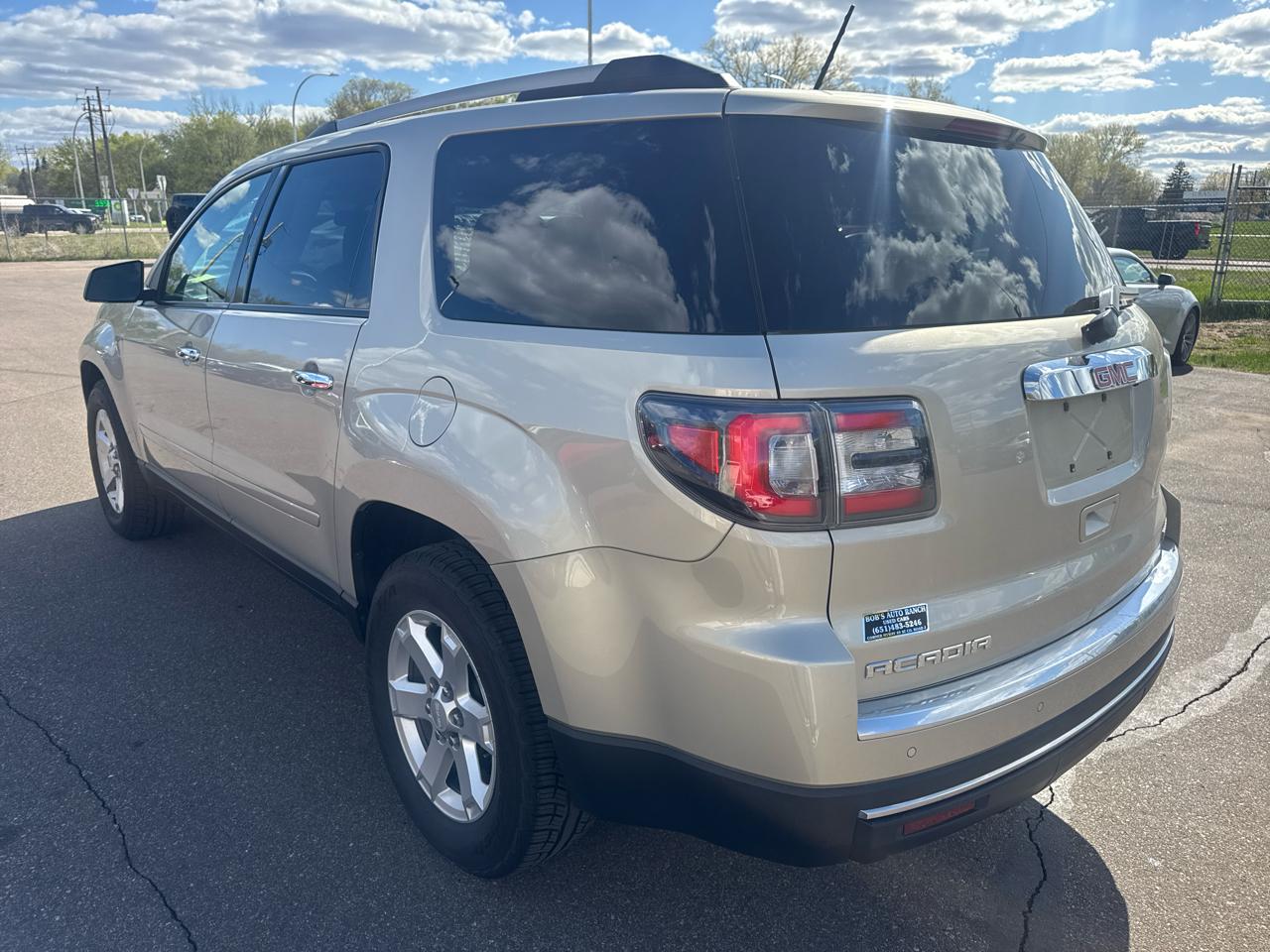 GMC Acadia AWD 4dr SLE w/SLE-2 2015