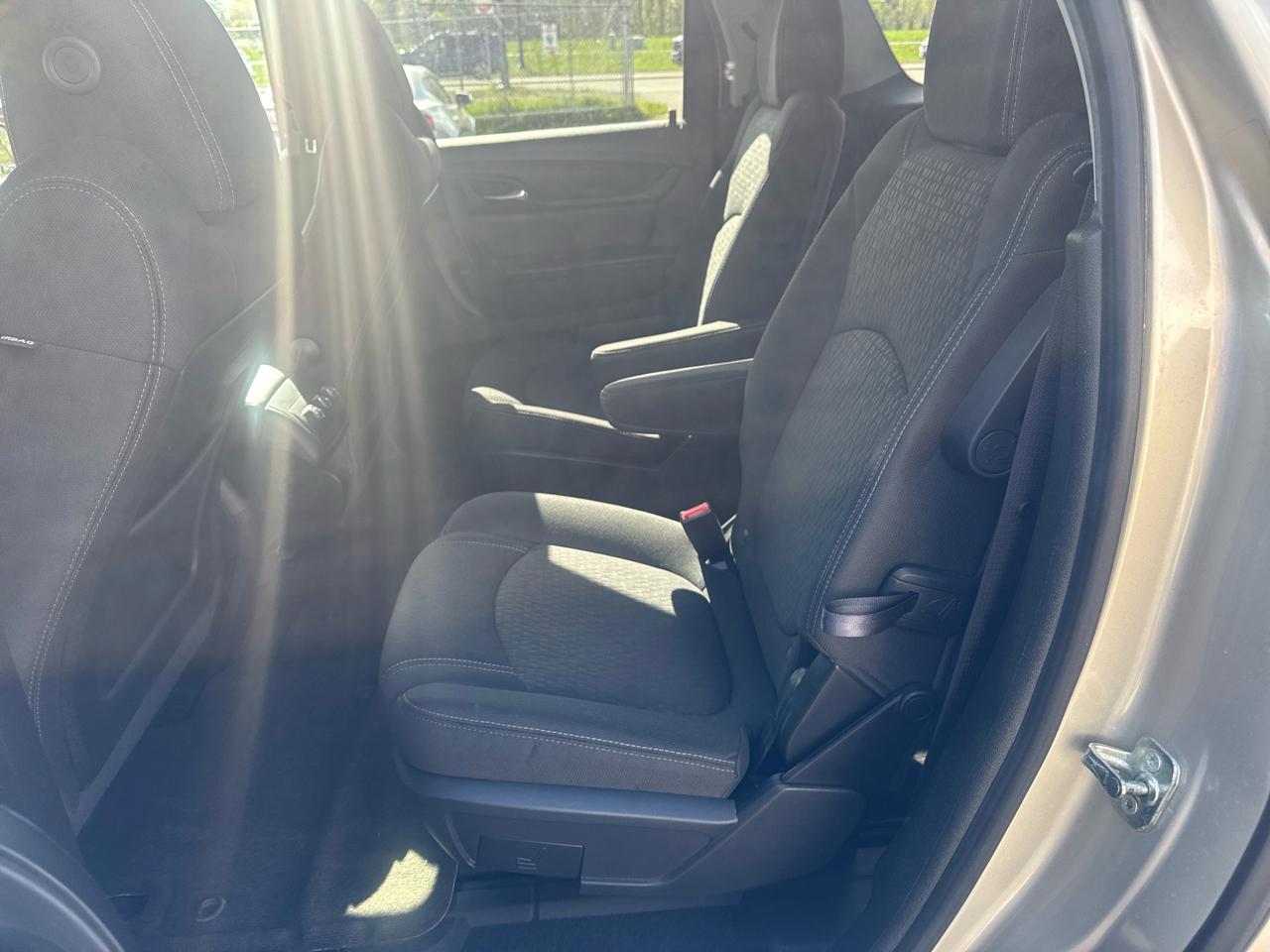 GMC Acadia AWD 4dr SLE w/SLE-2 2015
