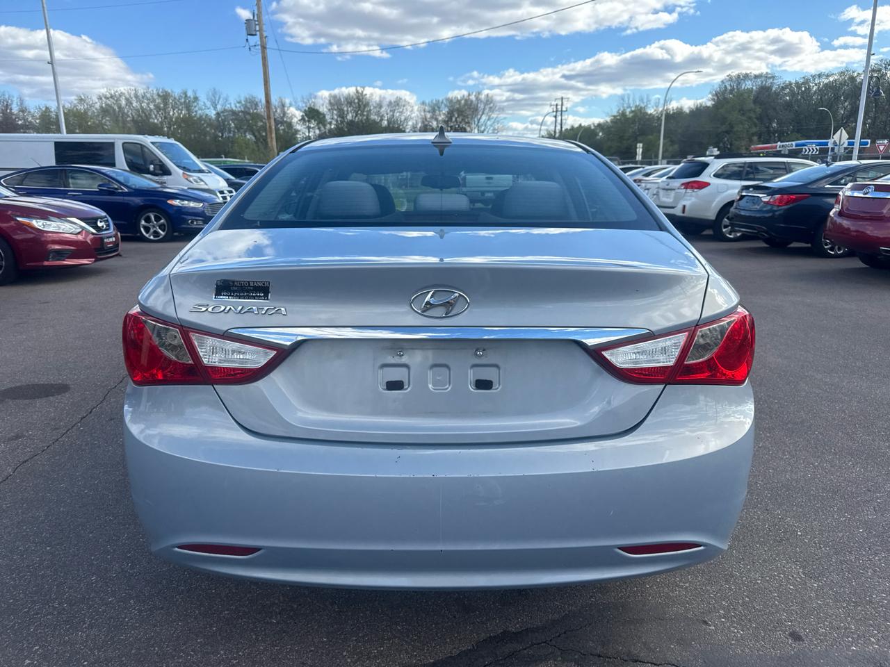 Hyundai Sonata 4dr Sdn 2.4L Auto GLS PZEV 2012