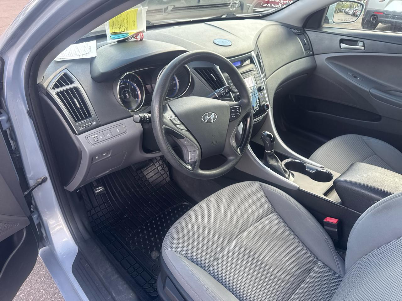 Hyundai Sonata 4dr Sdn 2.4L Auto GLS PZEV 2012