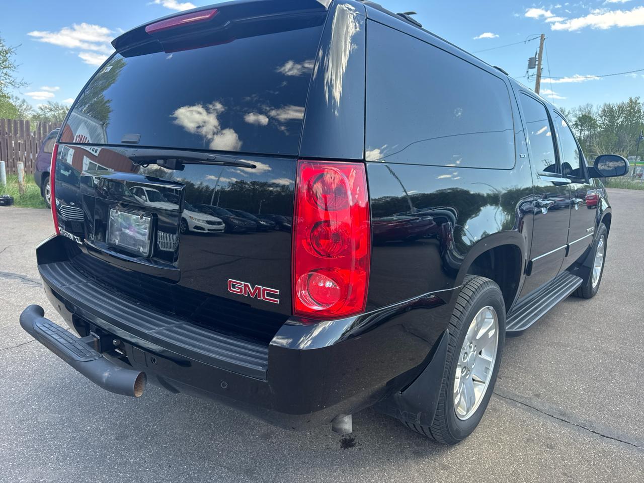 GMC Yukon XL 2WD 4dr SLT 2014