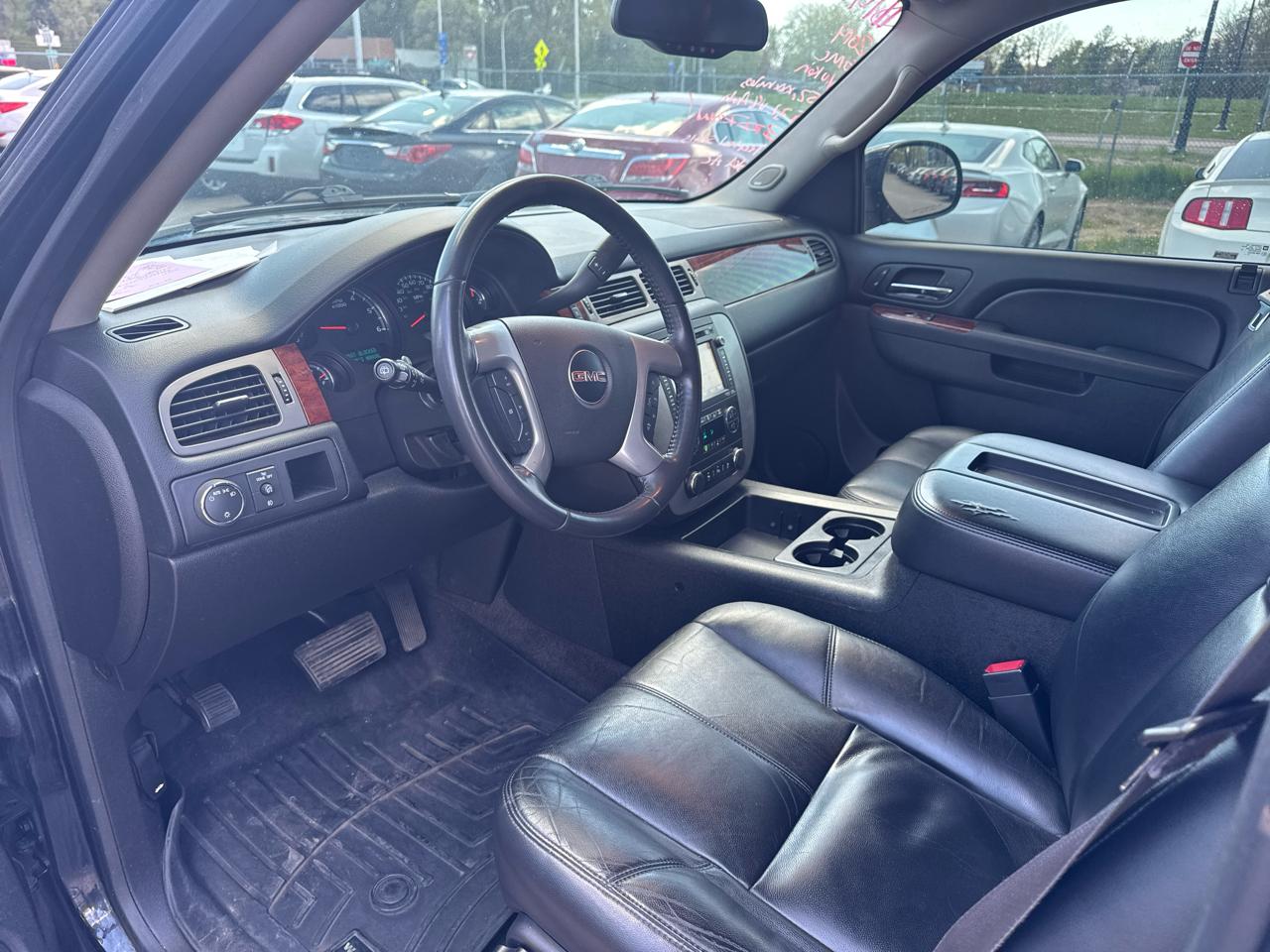 GMC Yukon XL 2WD 4dr SLT 2014