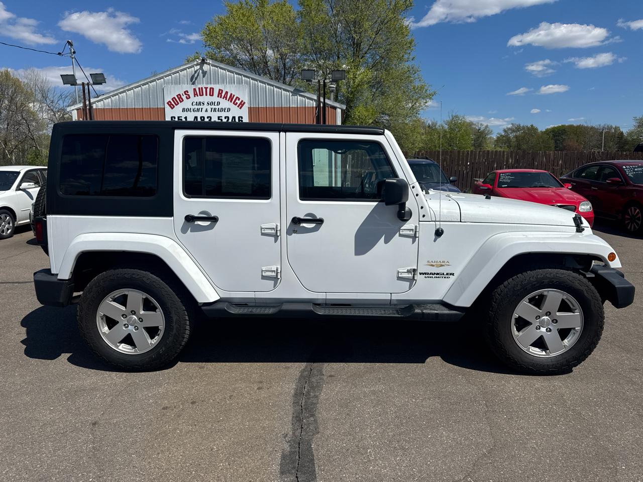 Jeep Wrangler Unlimited 4WD 4dr Sahara 2012