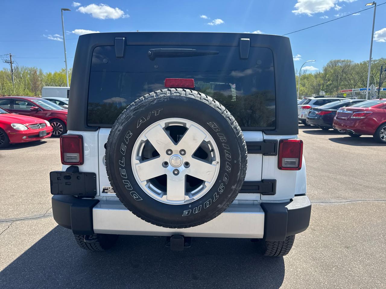 Jeep Wrangler Unlimited 4WD 4dr Sahara 2012